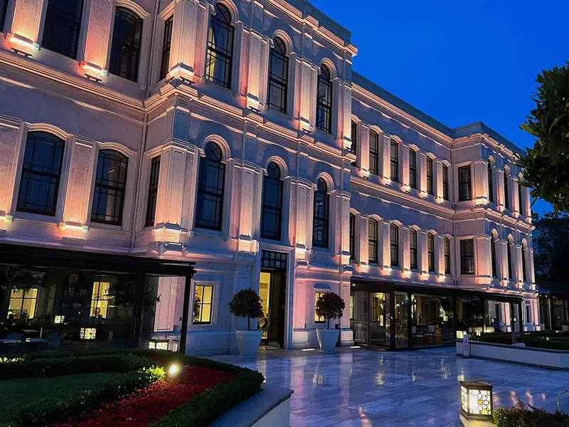 Four Season HOtel backside along Bosphorus waterway