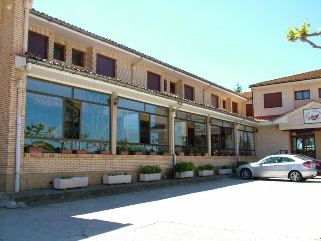 Image of the hostel in La Rioja as a budget option.