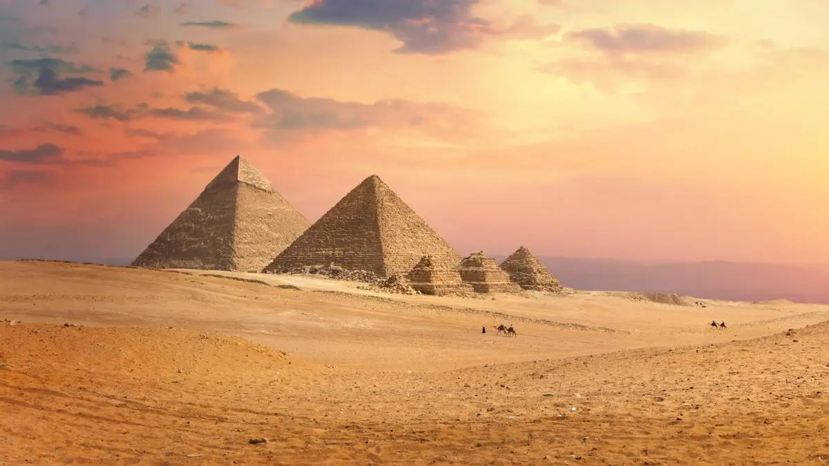 Picture of the pyramids in Giza as part of an Egypt Nile River cruise.
